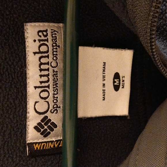 Columbia gray Titanium fleece shirt Sz M - Picture 5 of 6